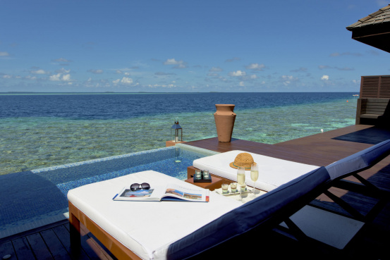 Malediven Urlaub im Lily Beach Resort & Spa